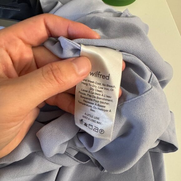 🦋 ARITZIA WILFRED Lilac Periwinkle Purple Crop Top Wrap Tie Back XS Blouse - Picture 4 of 5